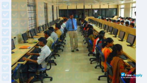 Foto de la Meenakshi Academy of Higher Education and Research #3