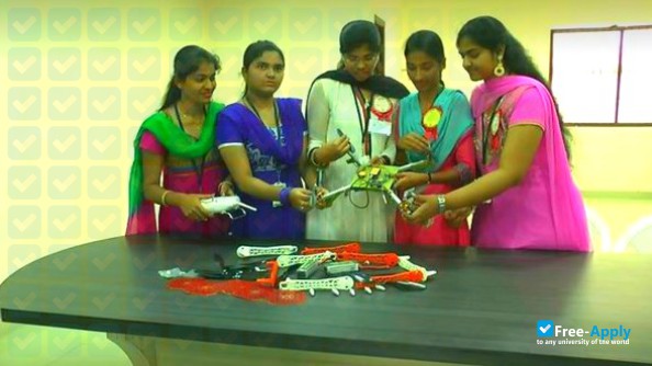 Photo de l’Ravindra College of Engineering for Women #4