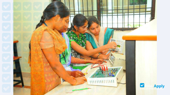 Ravindra College of Engineering for Women photo
