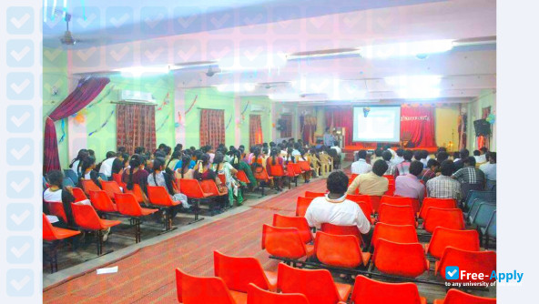 Foto de la Mookambigai College of Engineering #2