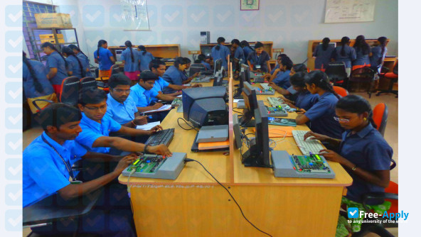 Foto de la Thanthai Periyar Government Institute of Technology #1