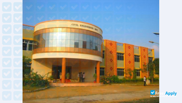 Photo de l’Thanthai Periyar Government Institute of Technology #3