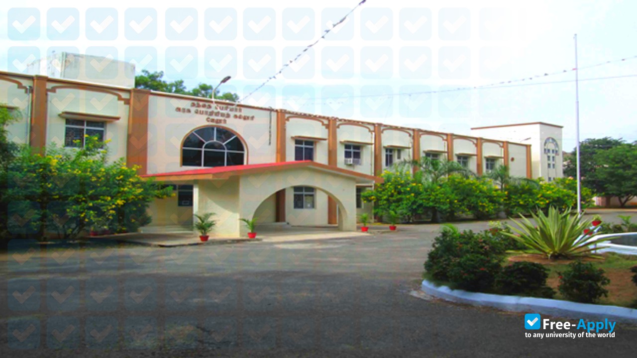 Foto de la Thanthai Periyar Government Institute of Technology #6
