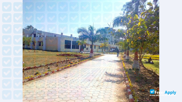 Photo de l’Government Holkar College Indore #5