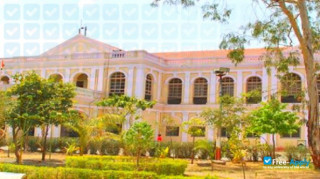 Miniatura de la Government Holkar College Indore #2