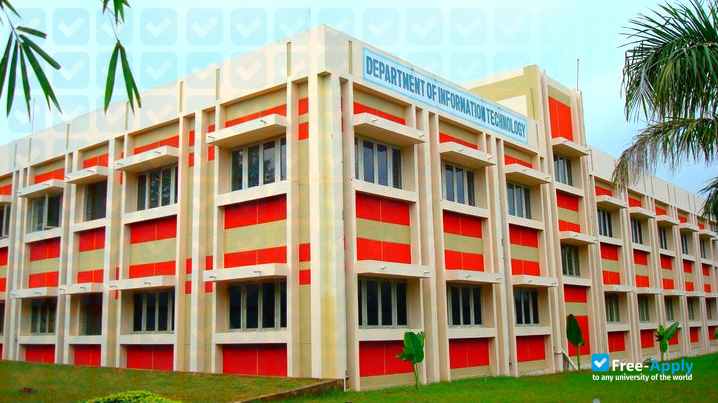 Photo de l’Maharaj Vijayaram Gajapathi Raj College of Engineering #1