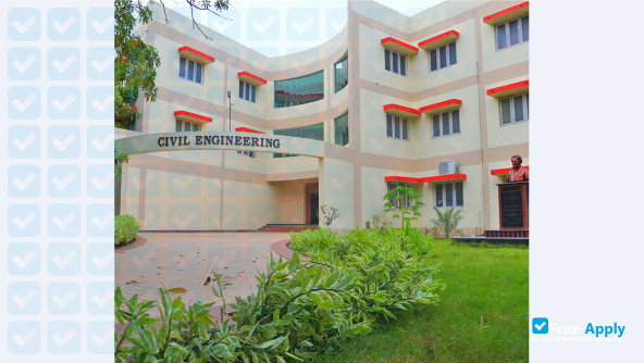 Photo de l’Maharaj Vijayaram Gajapathi Raj College of Engineering #3