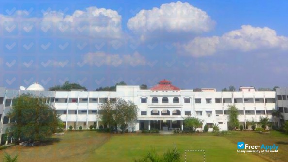 Sri Satya Sai University of Technology & Medical Sciences фотография №1