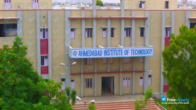 Photo de l’Ahmedabad Institute of Technology #5