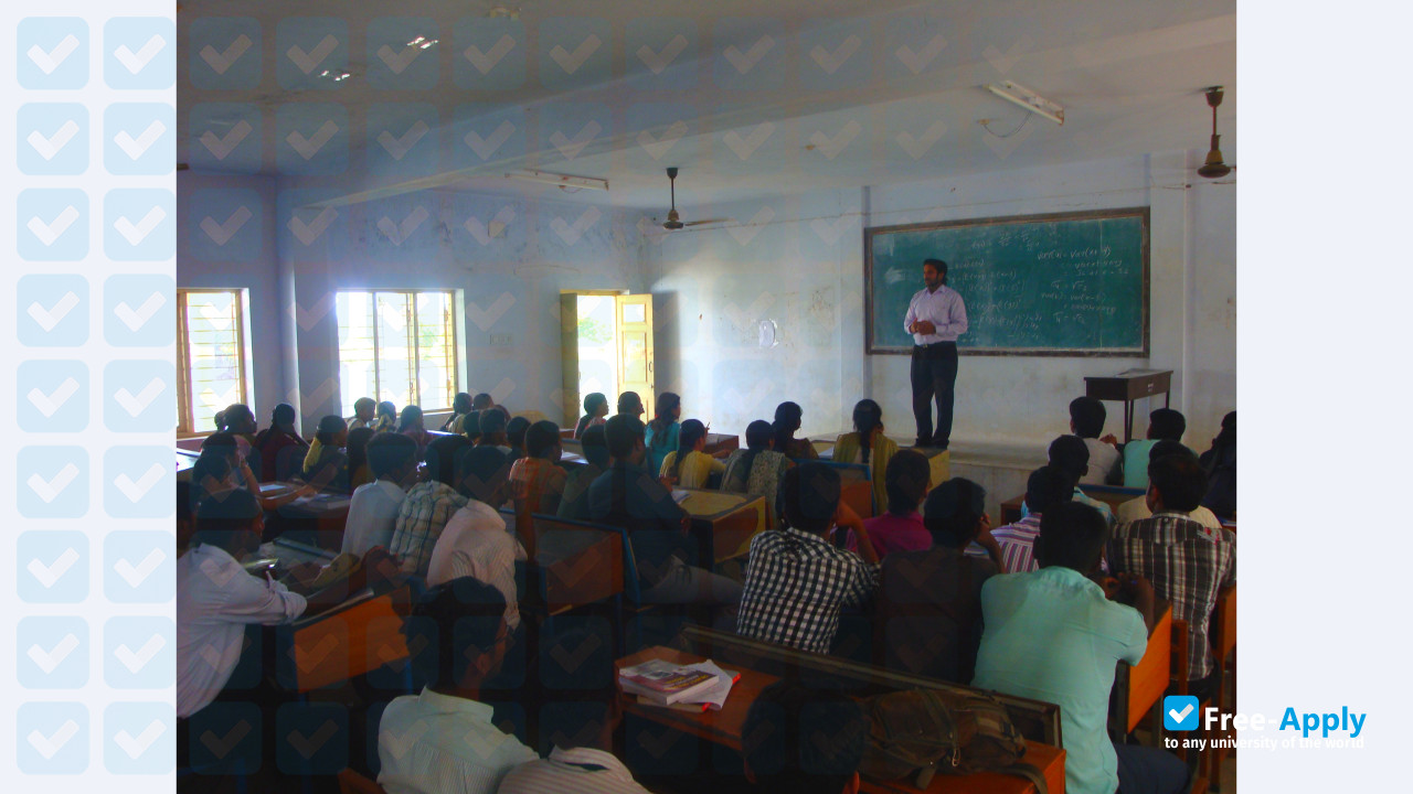 Foto de la Lord Venkateshwaraa Engineering College #4