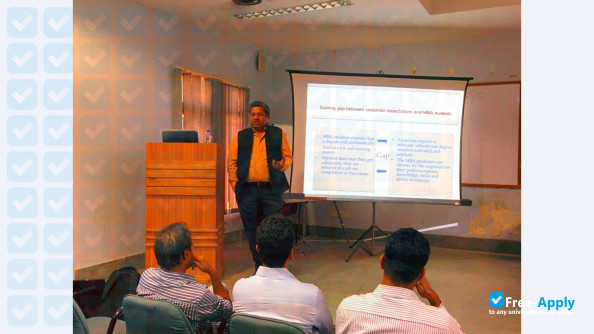 Photo de l’B K School of Business Management #5