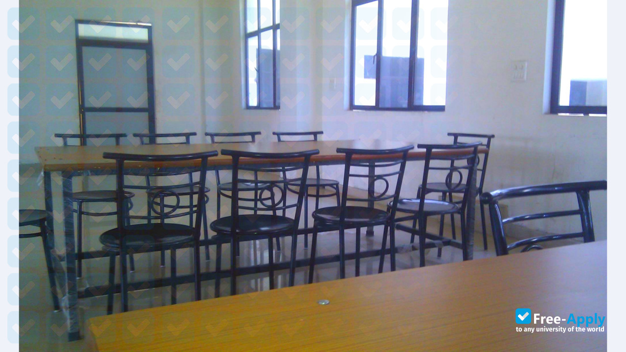 Photo de l’Applied College of Management and Engineering #7