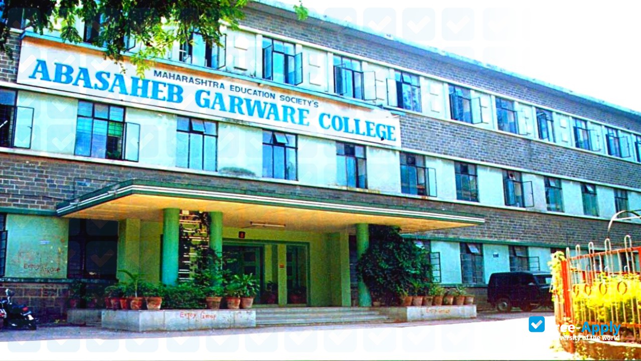 Foto de la Abasaheb Garware College #7