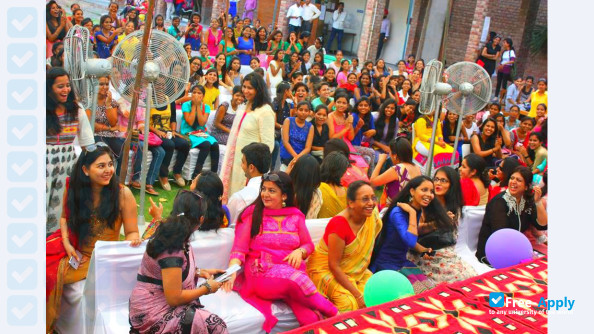 Bharati College University of Delhi photo #9