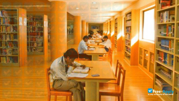 Foto de la Atmiya Institute of Technology & Science