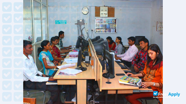 Foto de la Marathwada Mitra Mandal College of Commerce #4