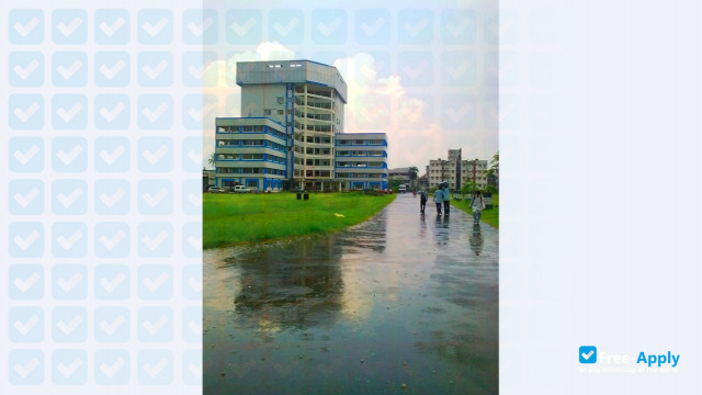 Foto de la Guru Nanak Institute of Dental Science & Research #7