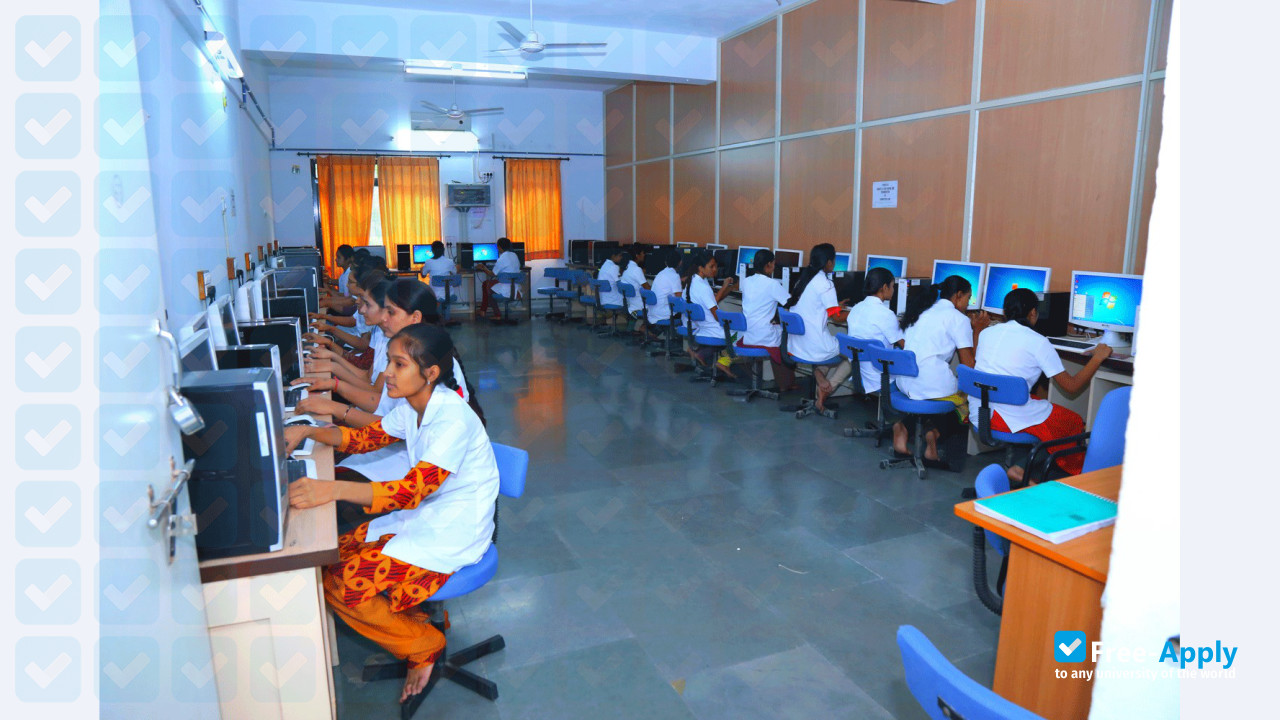 Kadi Sarva Vishwavidyalaya photo #4