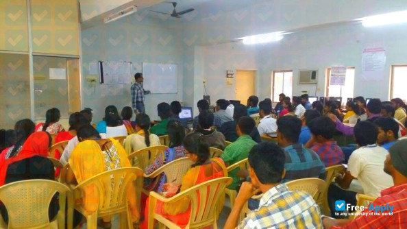 Photo de l’Bandari Srinivas Institute of Technology #2
