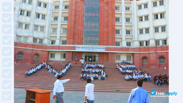 Photo de l’Babu Banarasi Das University #2