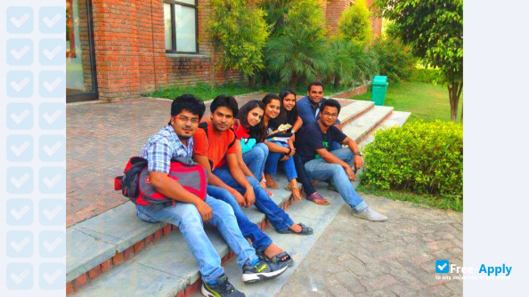 Photo de l’IILM College of Management Studies #1