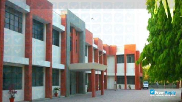 Iswar Saran Degree College фотография №5