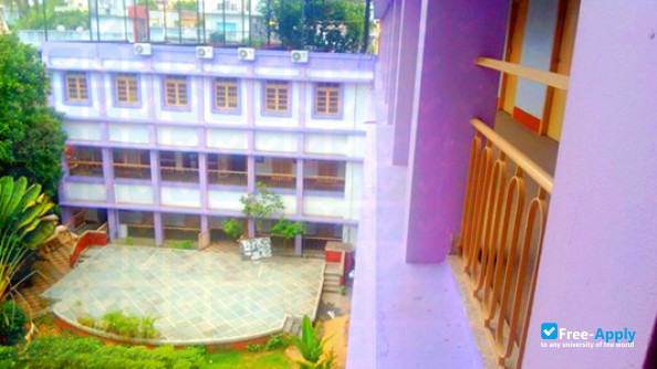 Foto de la Basanti Devi College #3