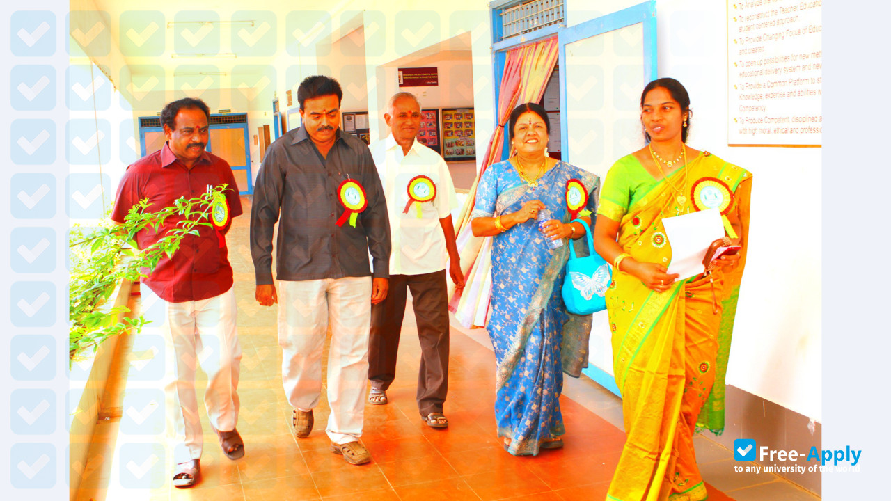 Nadar Saraswathi College Theni Tamilnadu India photo #3