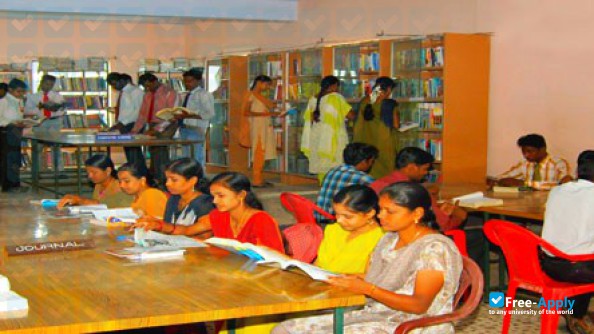 Adaikalamatha College Vallam фотография №2