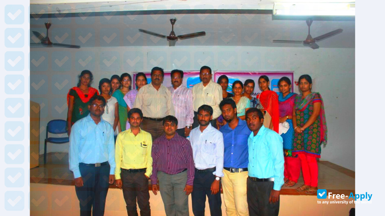 Foto de la Adarsh College of Engineering (Chebrolu) #8