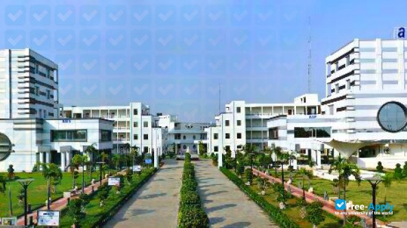 Foto de la Axis Colleges Kanpur #6