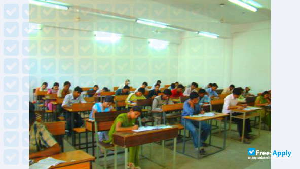 Barkatullah University Institute of Technology фотография №4