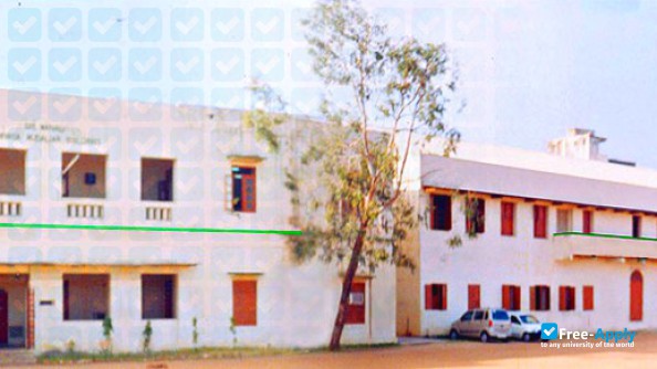 Sir Theagaraya College photo #2