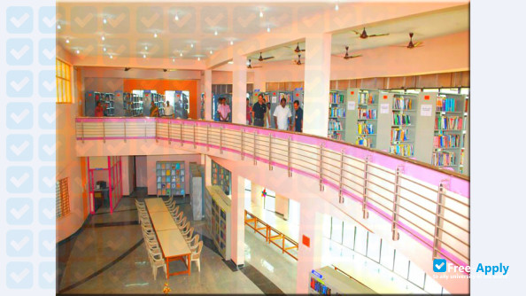 Foto de la V R S College of Engineering and Technology #7