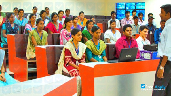 Foto de la V R S College of Engineering and Technology #4
