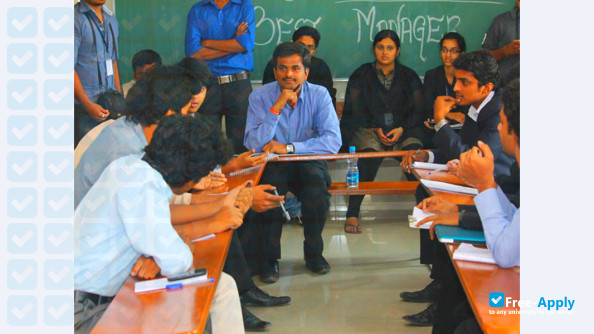 Foto de la Seshadripuram Degree College #10
