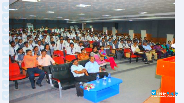 Foto de la Acropolis Institute of Pharmaceutical Education and Research #4