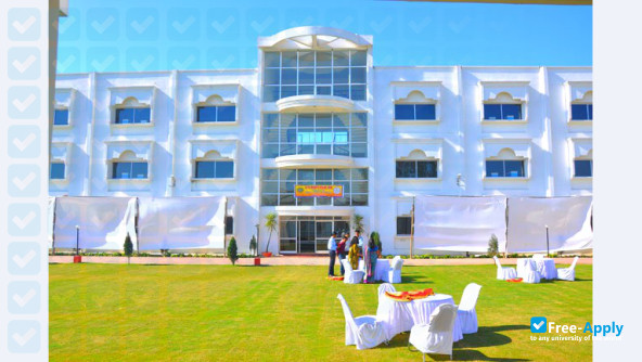 Saaii College of Medical Science and Technology photo #12