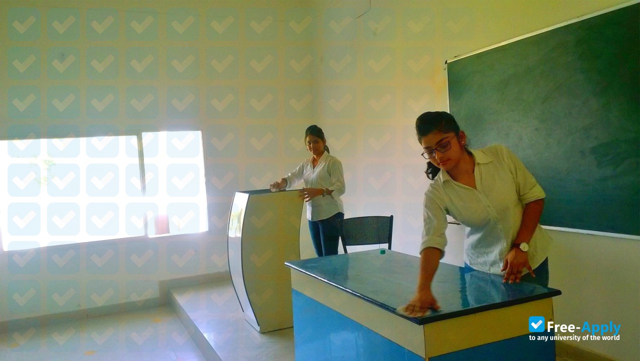 Saaii College of Medical Science and Technology photo #4