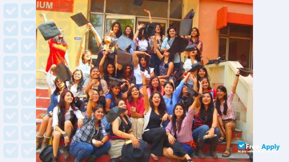 Foto de la Kamala Nehru College #6