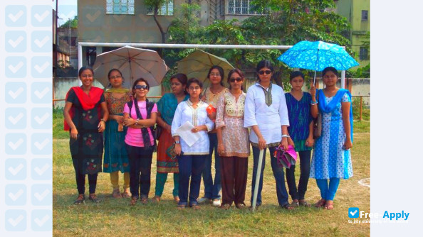 Foto de la Bhairab Ganguly College #6