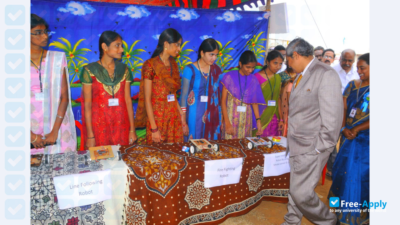 Bapatla Womens Engineering College photo #4