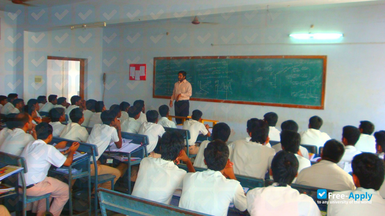 Foto de la Pallavan Engineering College #7