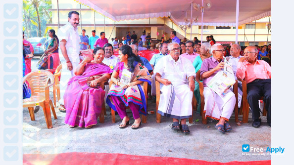 Foto de la Ettumanoorappan College #5
