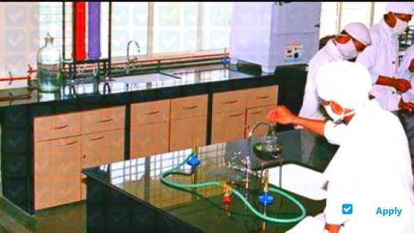 Y B Chavan College of Pharmacy фотография №4