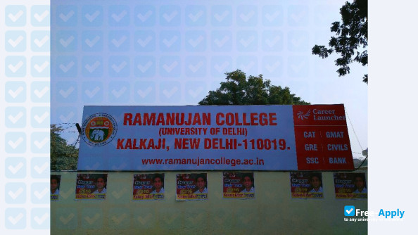 Foto de la Ramanujan College #2