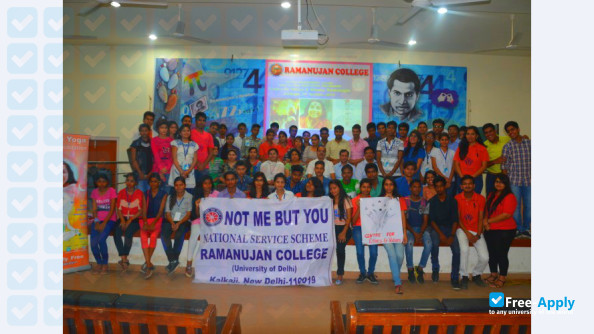 Foto de la Ramanujan College #1