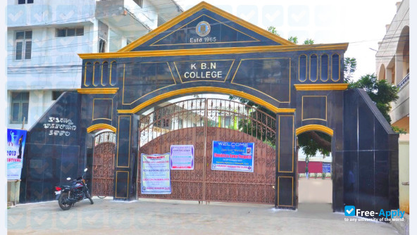 Foto de la Kakaraparti Bhavanarayana College #6