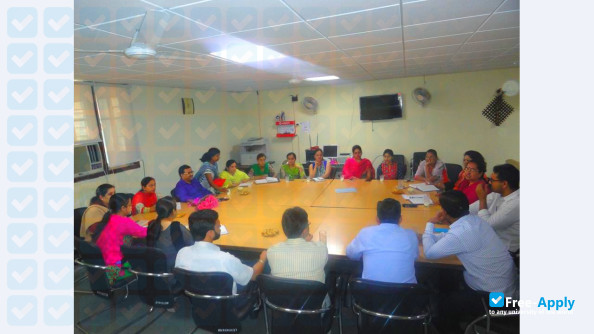 Government College of Commerce and Business Administration photo #5