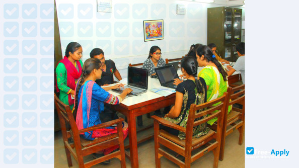Foto de la L. M. College of Pharmacy, Ahmedabad #9